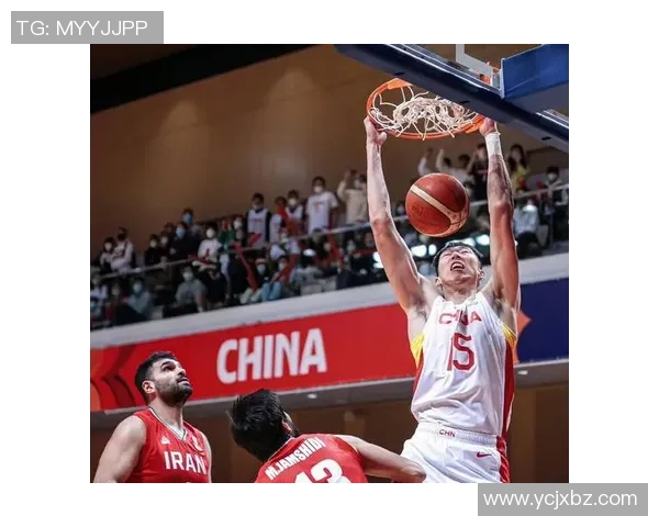 大卫安德森与姚明的篮球传奇交汇点探讨与启示