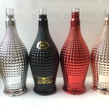 玻璃酒瓶的秘密 承载历史与艺术的液体容器